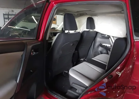 2018 Toyota Rav4 Xle из США, поврежденный, VIN JTMRFREV1JD254762